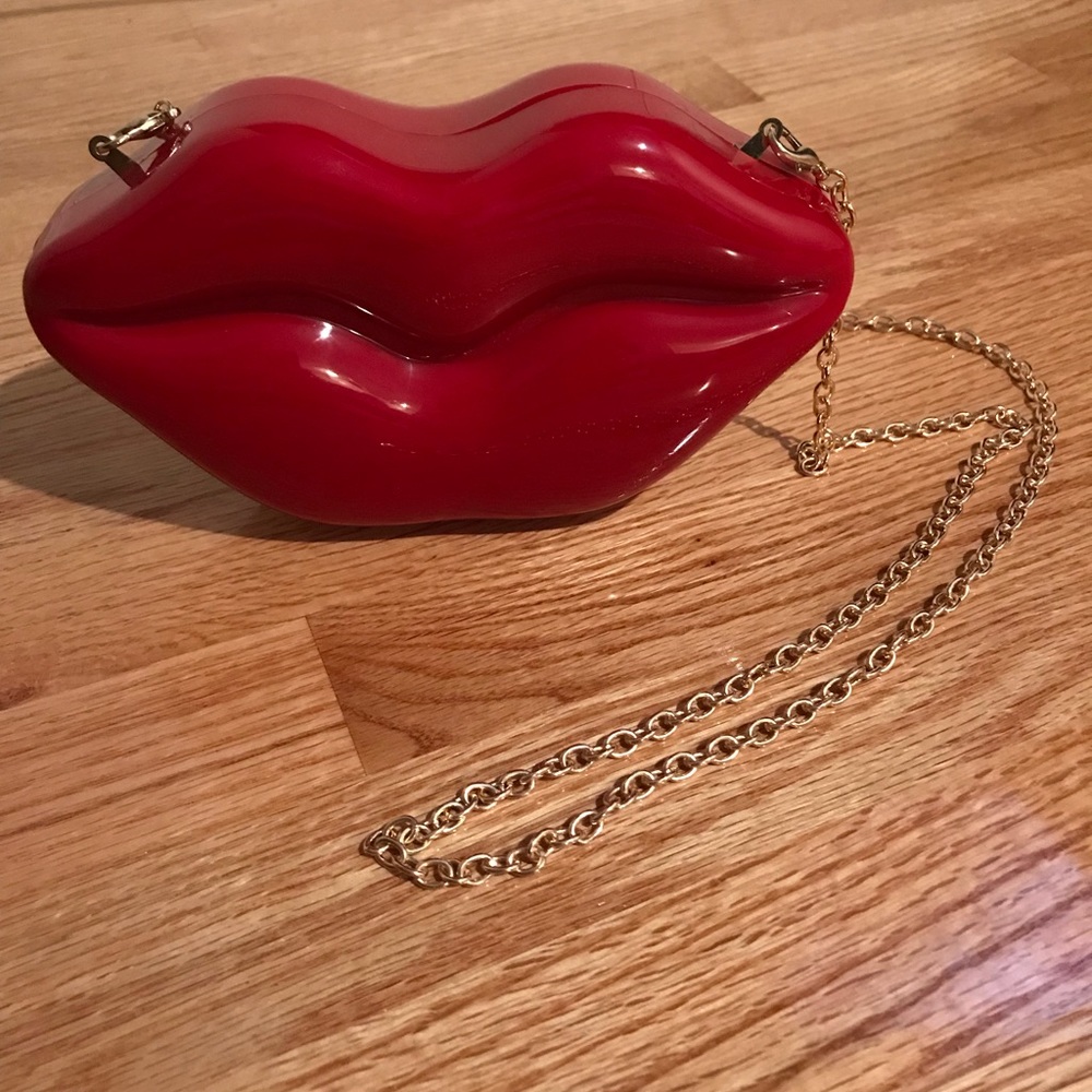 Lip Clutch 💋